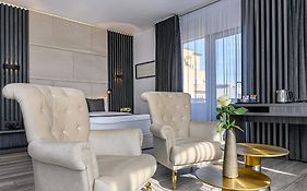 Unique Boutique
